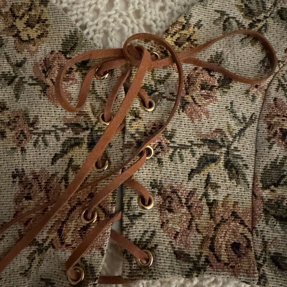 Cider Secret Garden Tie Front Top Size Medium - Picture 4 of 6